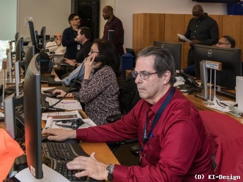 Studie zeigt: Religion beeinflusst Wirtschaftswachstum durch Sparverhalten, Bildung und gesellschaftliche Normen.